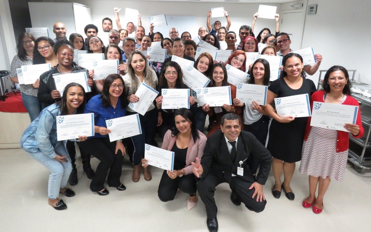 foto-turma-cursos-abrace-seu-Bairro-hsl.jpg